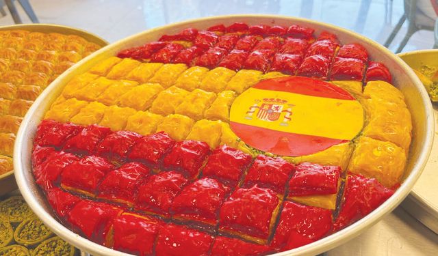 Şampiyonluk sevinci baklavalara işlendi!