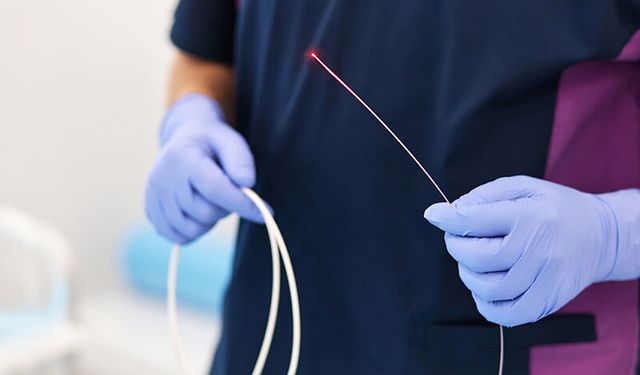 ‘Hemoroid kesi ve dikiş olmadan lazerle tedavi edilebiliyor’