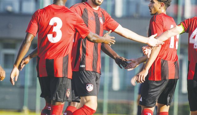 GAZiANTEP FK RAKİBİNİ MAĞLIP ETTi:2-1