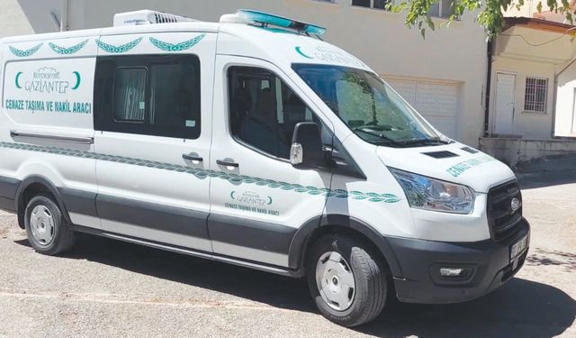 Otomobille çarpışan motosikletin sürücüsü öldü
