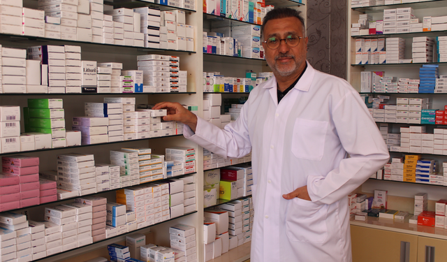 ‘Sağlık otoritesi asıl sorun olan ilaç yokluğunu görmezden geliyor’