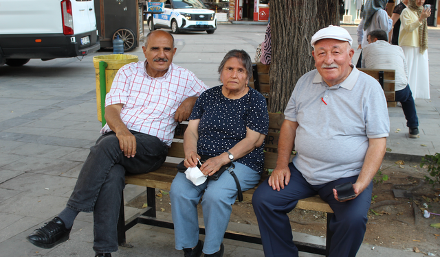 YOKSULLUĞA, AÇLIĞA VE SEFALETE SES YÜKSELTTİLER!
