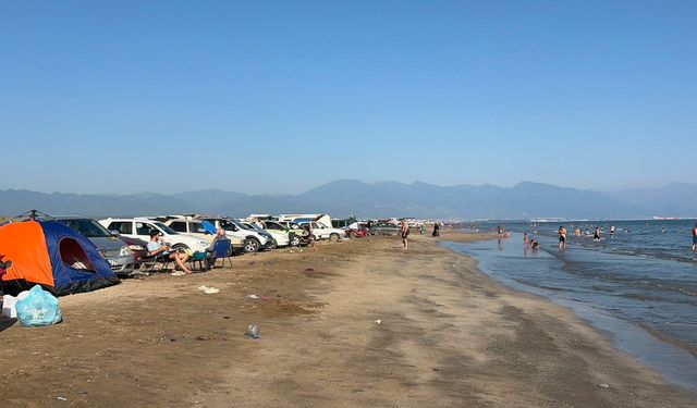 Vatandaş, ücretsiz halk plajlarını tercih ediyor