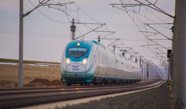 ‘Yeni hızlı tren ve demiryolu ağını genişletiyoruz’