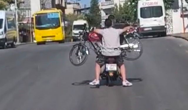 Motosiklet üzerinde motosiklet taşıdılar!