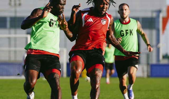 GÖZLER ALANYASPOR MAÇINDA!
