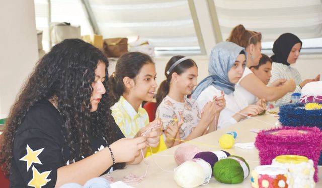 ‘Çocukları telefondan uzaklaştırıp üretime teşvik ediyoruz’