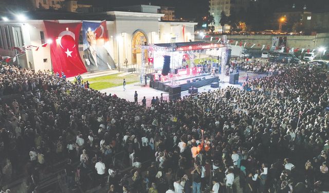 Binlerce insan tek yürek oldu