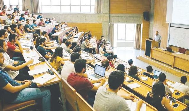 ‘Eğitime katkı, geleceği aydınlatır’
