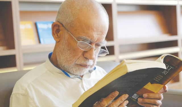 ‘Her gün kütüphanede kitap okuyorum’