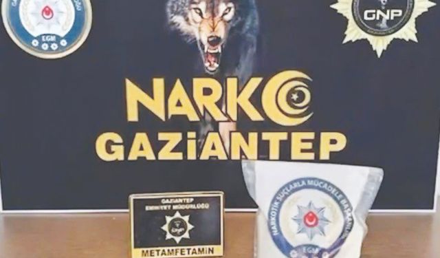 Araçtan 1 kilo metamfetamin çıktı