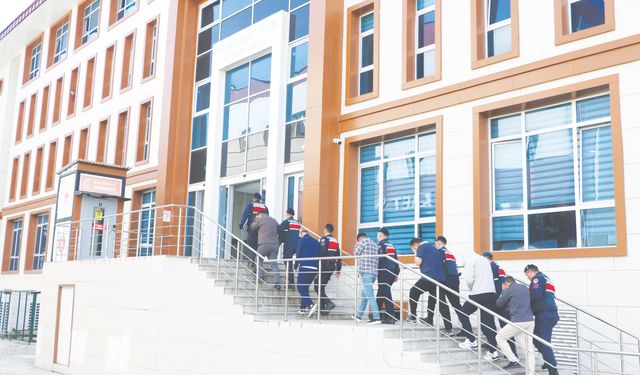 Şüphelilerden 6’sı tutuklanırken, 1 kişi adli kontrol şartıyla serbest bırakıldı