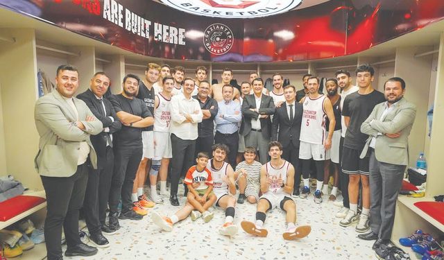 ‘FORMALARIMIZI GiYELiM, TRiBÜNLERi DOLDURALIM’