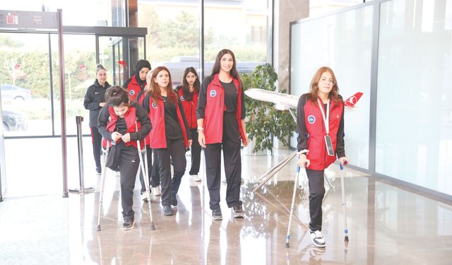 KADIN FUTBOLUNUN FARKLI BRANŞLARI BiR ARAYA GELDi