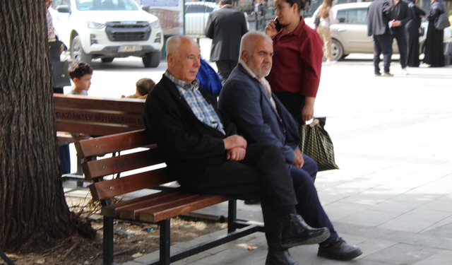 ‘BİNLERCE EMEKLİYİ DERİN BİR ENDİŞE SARDI’
