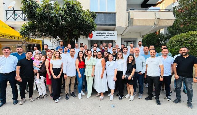 ‘VETERİNER HEKİMLER GENİŞ BİR ALANDA SORUMLULUK ÜSTLENİYORLAR’