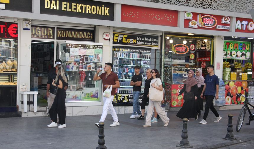 BORÇLAR TAVAN YAPTI