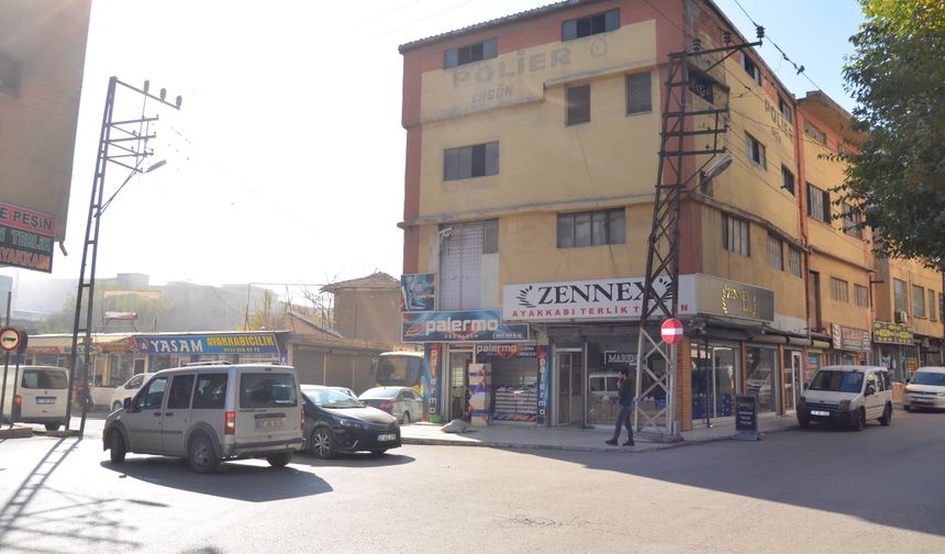 ESNAF ÇÖZÜM BEKLİYOR