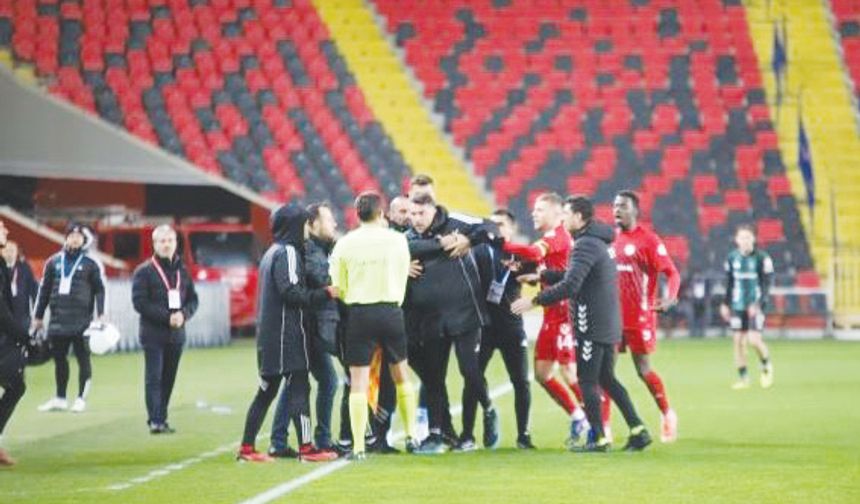 ‘Kırmızı kart sonrası kendime hakim olamadım’