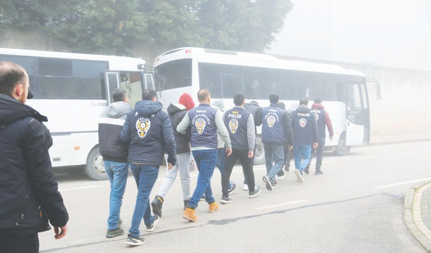 ‘Dolandırıcılar yargı karşısında’