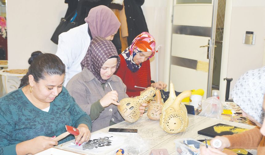 ‘Eski eşyalara yeni bir kimlik kazandırıyoruz’