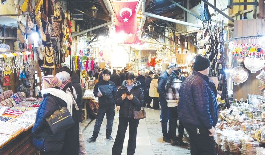 ‘Şehrimiz kültürüyle tarihi yapısıyla vatandaşı büyülüyor’