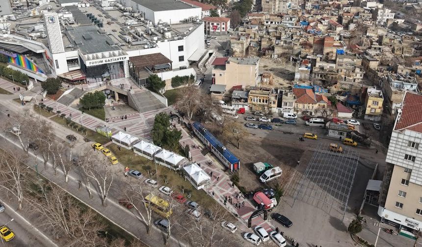 İftar sofraları ilçenin dört bir yanında