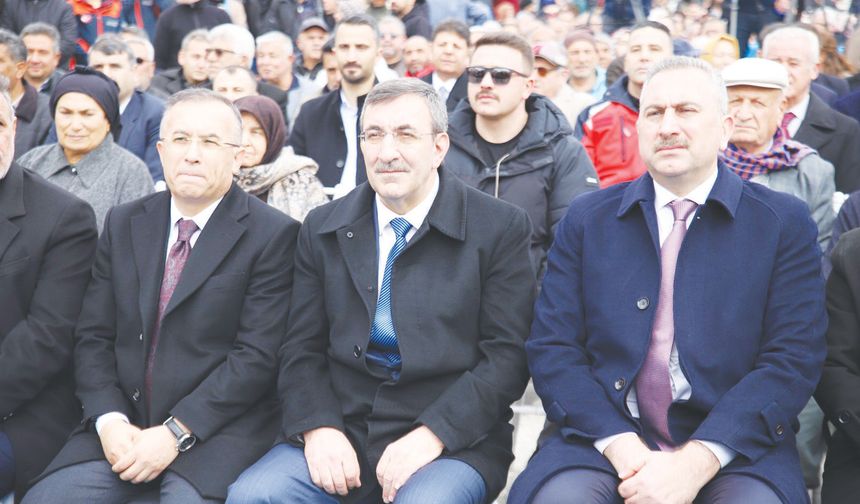 ‘Yıkılan şehirleri yeniden inşa ediyoruz