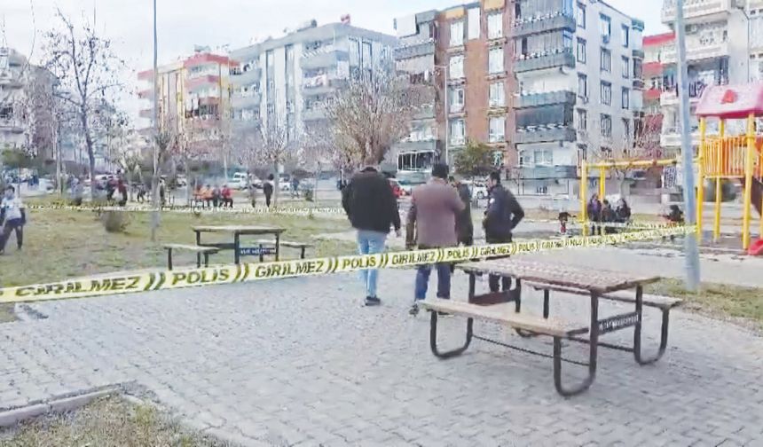 Erkek kavgasında bıçaklar konuştu!