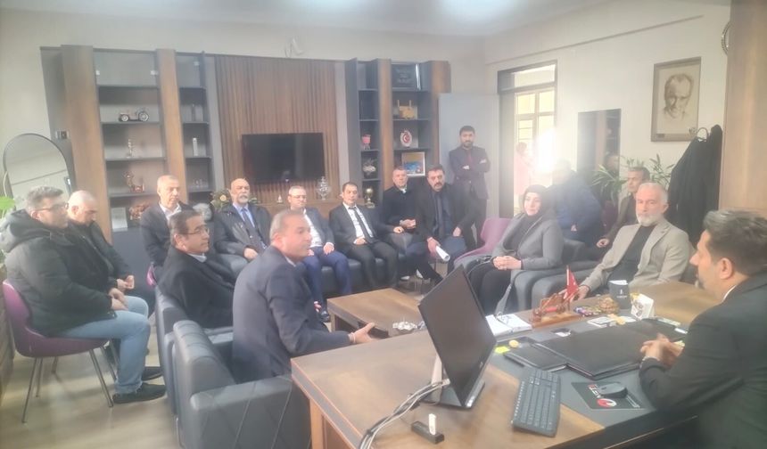 EĞİTİM CAMİASI ŞİDDETE KARŞI TEK YUMRUK OLDU