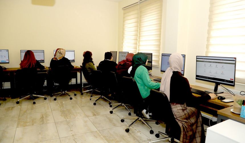 ‘Gençleri geleceğe hazırlıyoruz’