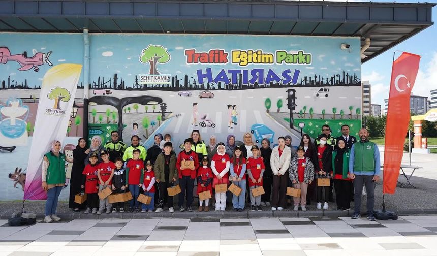 ‘Bilinçli nesiller yetiştirmeliyiz’