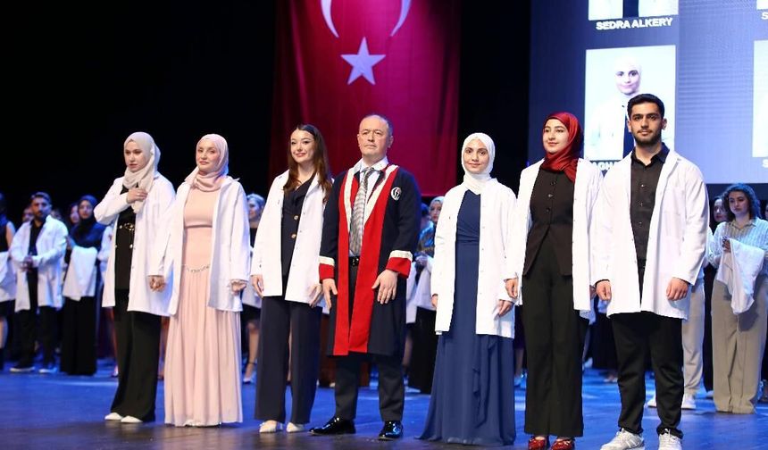 ‘Bu ülkenin geleceği, iyi yetişmiş diş hekimleriyle çok parlak’