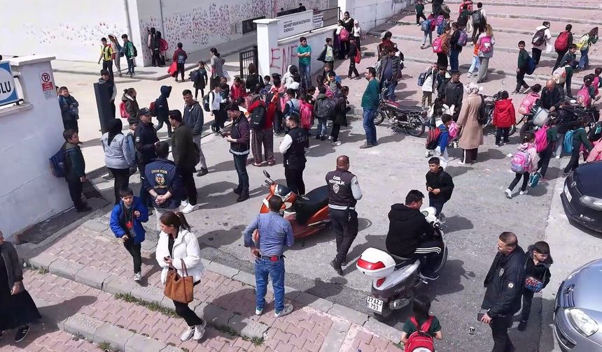 Okul çevreleri abluka altında!