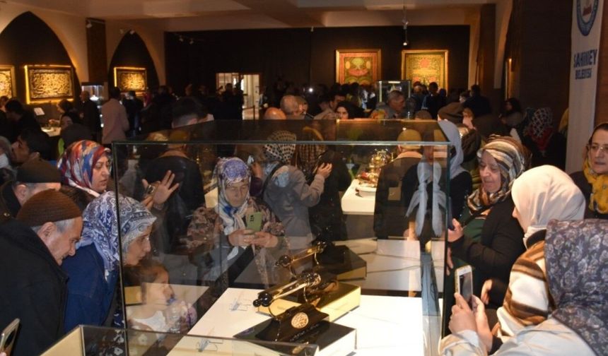 Sergi, ziyaretçilerini manevi yolculuğa çıkarıyor