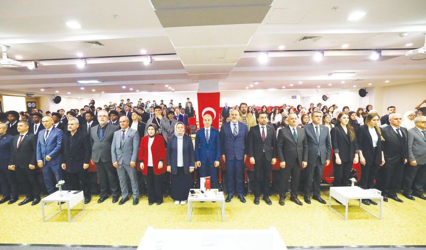 ‘Gençler geleceğin dünyasını inşa edecek’