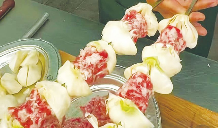 Vatandaş sarımsak kebabını tercih ediyor