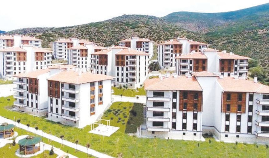 ‘Ödemekle bitmeyen bir borçlandırma sistemi var’
