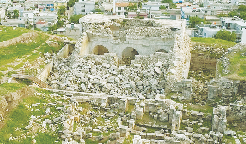 Tarihi iç kale camii restorasyon bekliyor