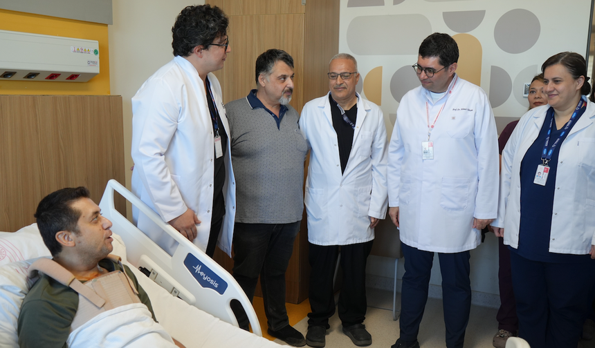 ‘Hastanın aortu baştan sona değiştirildi’