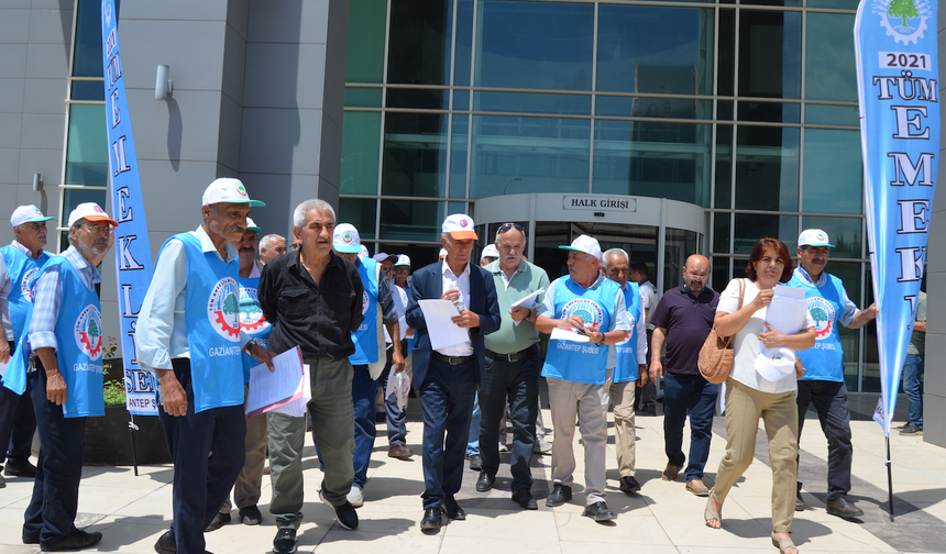 ‘İNSANIN EMEKLİLİKTE YOKSULLAŞMASI KABUL EDİLEMEZ’