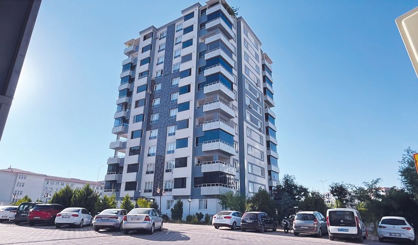 Bindiği asansör hayatını sonlandırdı!