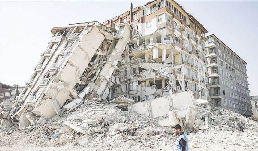 ‘Depremle yaşamayı öğrenmek zorundayız’