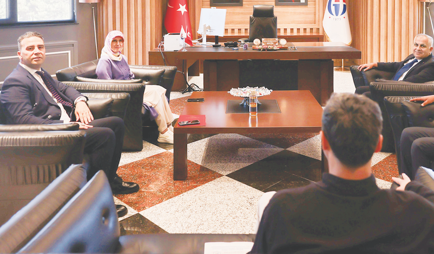 ‘Topluma yararlı projeler üretmeliyiz’
