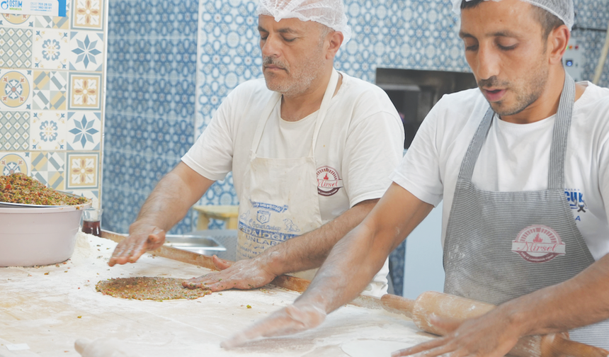 ‘Lahmacun 150-200 derece arasında pişiyor’