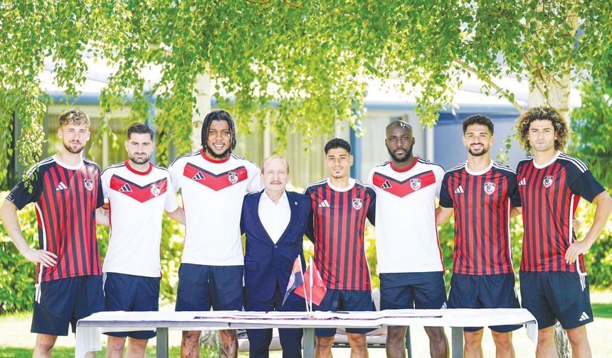 8 YENİ FUTBOLCU TAKIMDA YERİNİ ALDI