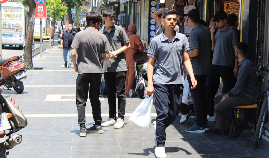 ‘MİLYONLARCA ÇOCUK SOSYAL DIŞLANMA RİSKİ ALTINDA YAŞIYOR’