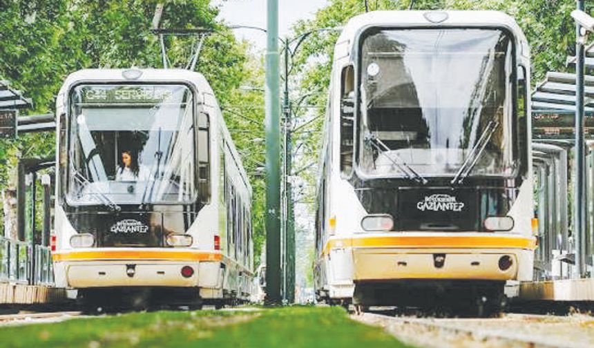 Yeni tramvayların rengini vatandaşın oyları belirleyecek