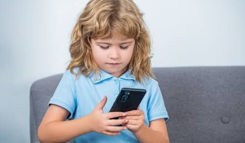 Çocuğunuzdaki kronik kabızlık ekran bağımlılığından kaynaklanıyor