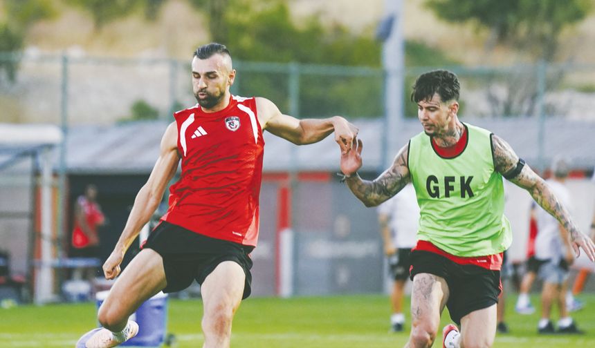 TRANSFERiN SON DAKiKALARINDA ÇiFTE HAMLE!